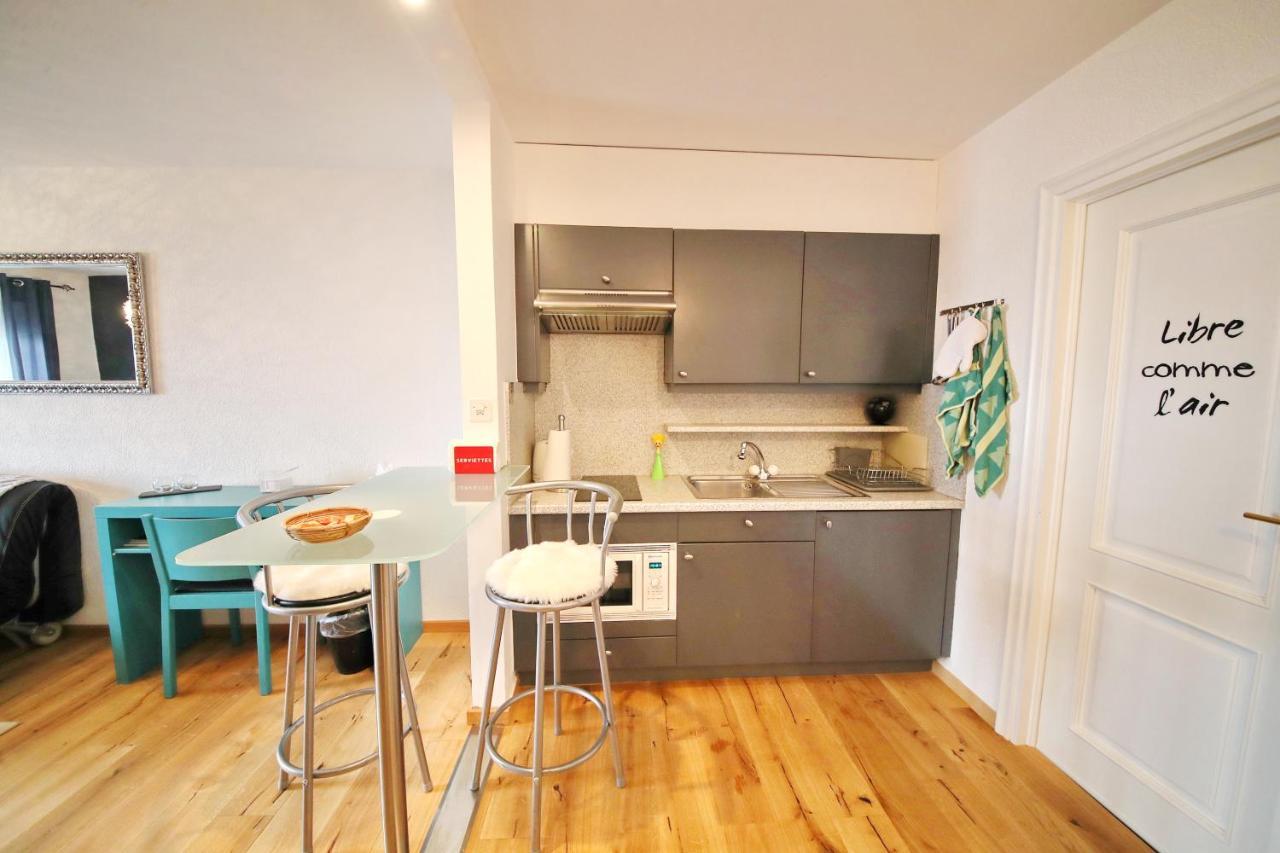Guest house Corseaux Beach Rooms-Riviera Beach Apartments *