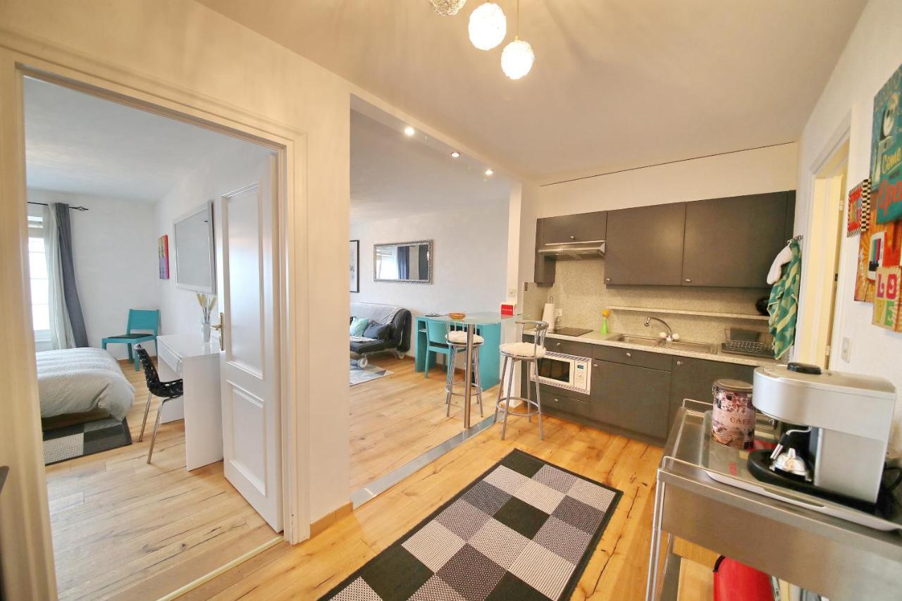 Guest house Corseaux Beach Rooms-Riviera Beach Apartments *